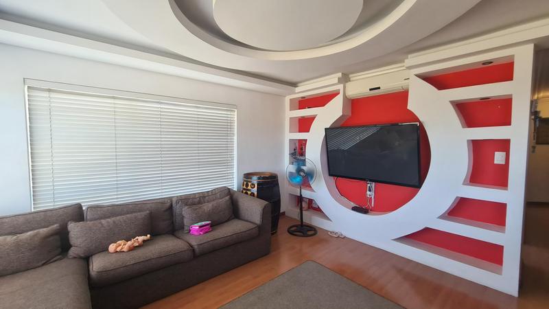 To Let 2 Bedroom Property for Rent in Strand Central Western Cape